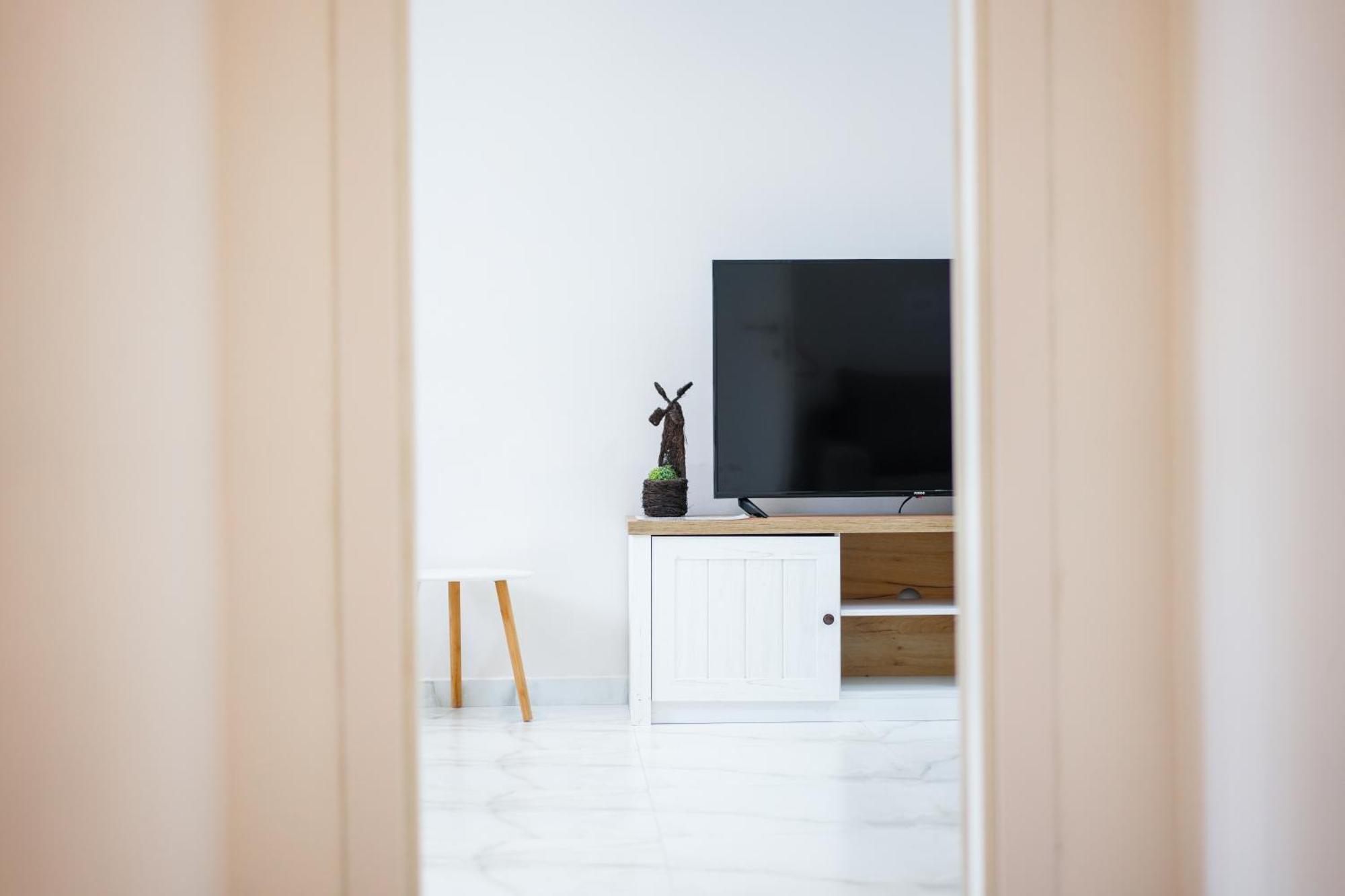 City Center Hideout - Studio Apartment 티라나 외부 사진