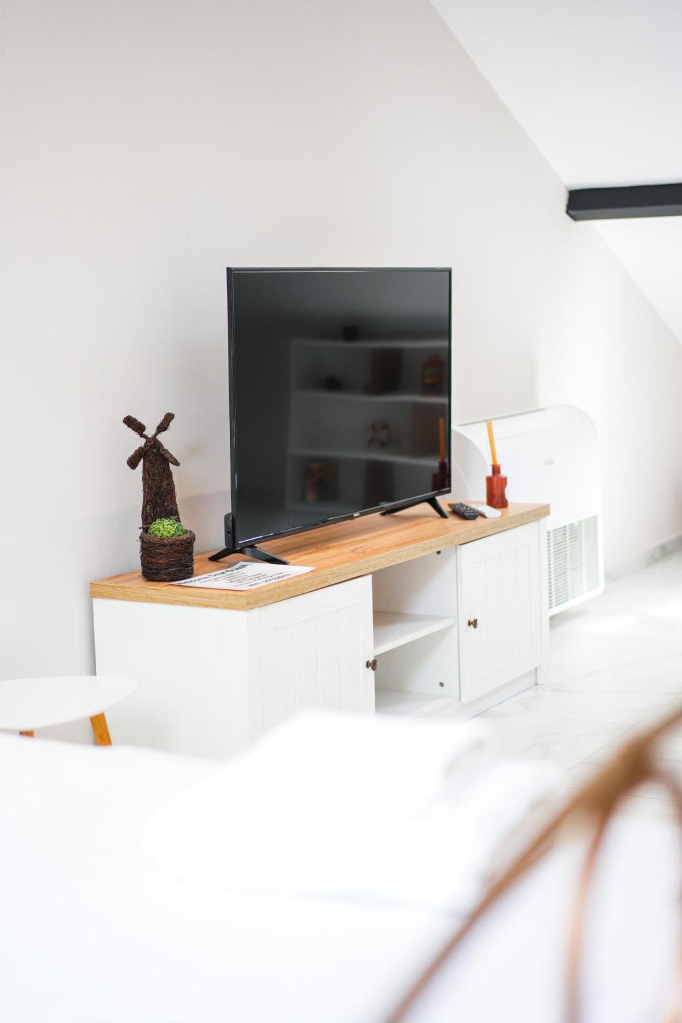 City Center Hideout - Studio Apartment 티라나 외부 사진