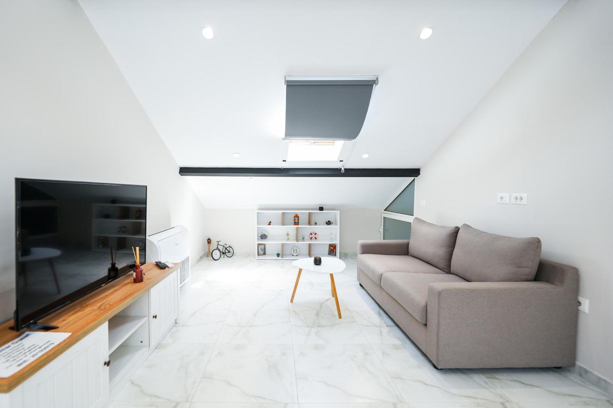 City Center Hideout - Studio Apartment 티라나 외부 사진